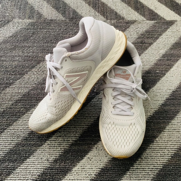 New Balance Arishi Fresh Foam Shoes Running Grey/Gum Womens Size 9.5 WARISRC2 - Picture 3 of 9